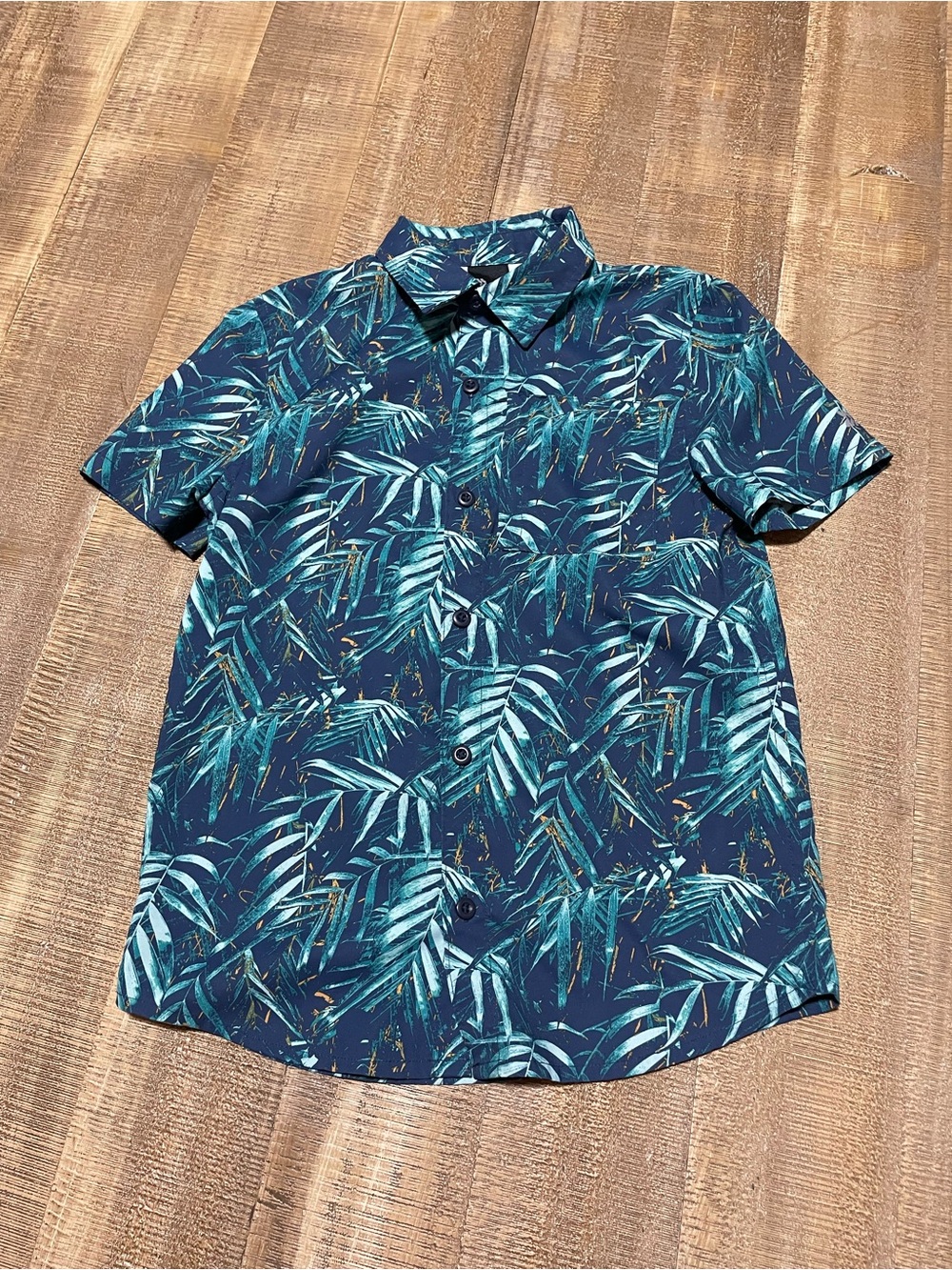 all in motion Navy Short-Sleeve Button-Down with Teal Leaf Print